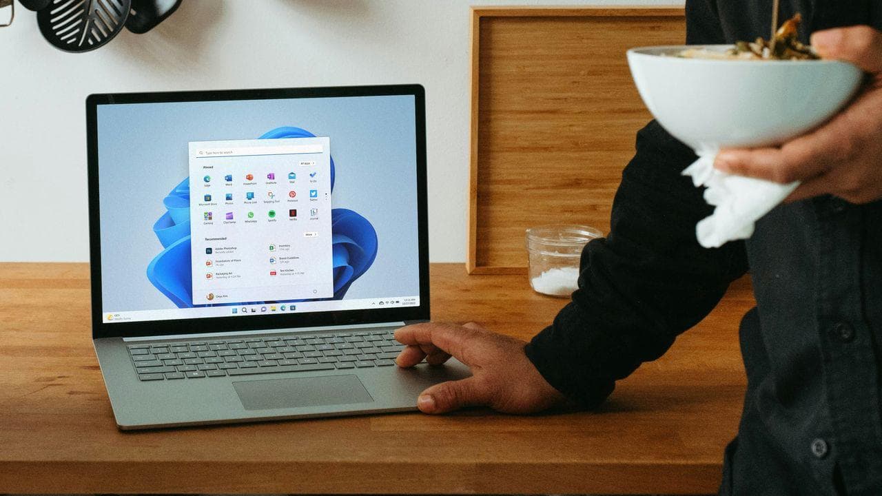 Portatil usando cocina Windows 11 Portatil usando cocina Windows 11