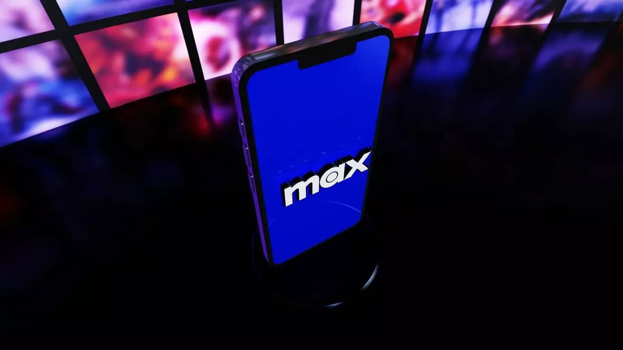 Movil angulo logo Max pantalla azul Movil angulo logo Max pantalla azul