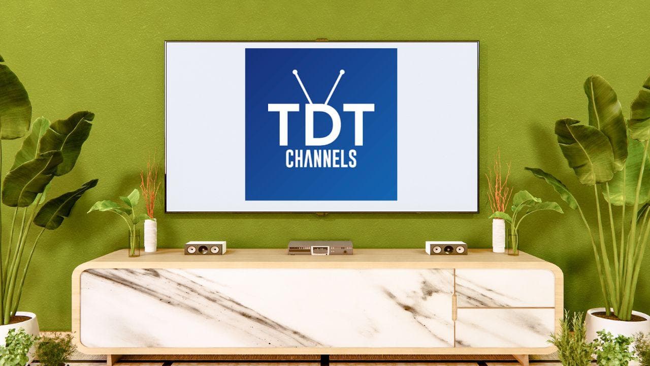 Smart TV logo TDTChannels fondo verde Smart TV logo TDTChannels fondo verde