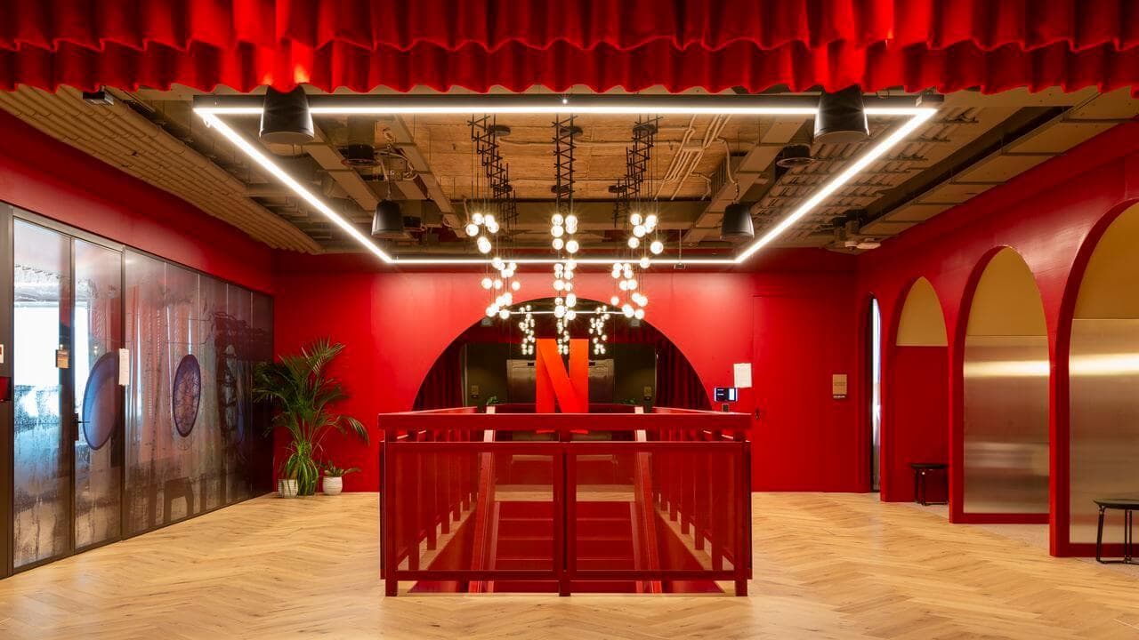 Oficinas Netflix rojo lujo Oficinas Netflix rojo lujo