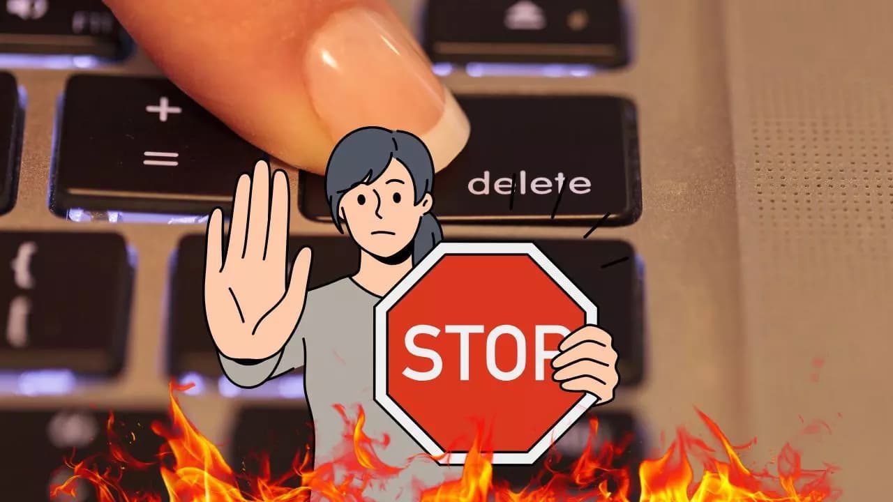 Pulsando tecla Delete teclado chica stop fuego Pulsando tecla Delete teclado chica stop fuego
