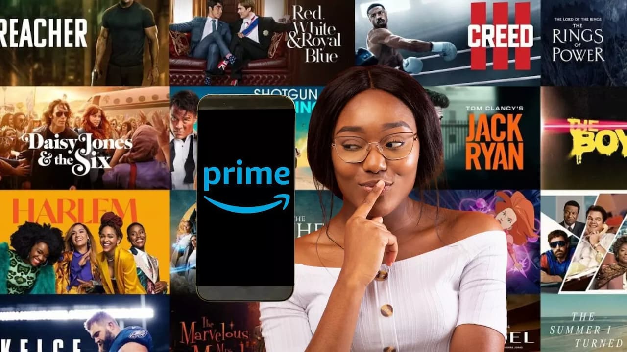 Chica mirando interes movil logo Prime fondo series Chica mirando interes movil logo Prime fondo series