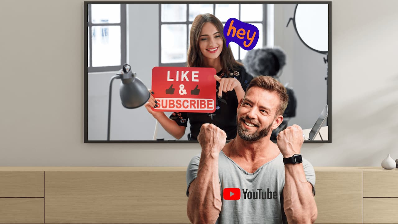Influencer usando YouTube usuario viendo Smart TV Influencer usando YouTube usuario viendo Smart TV