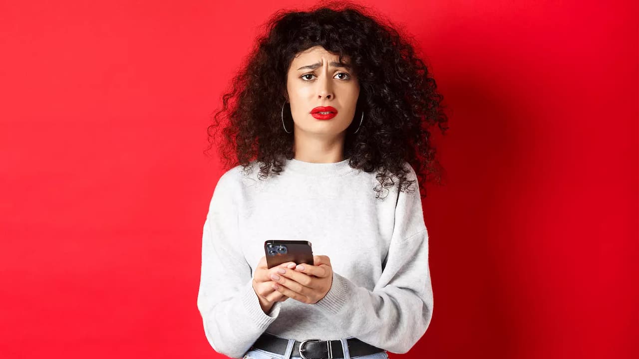 mujer-sin-cobertura-movil mujer-sin-cobertura-movil